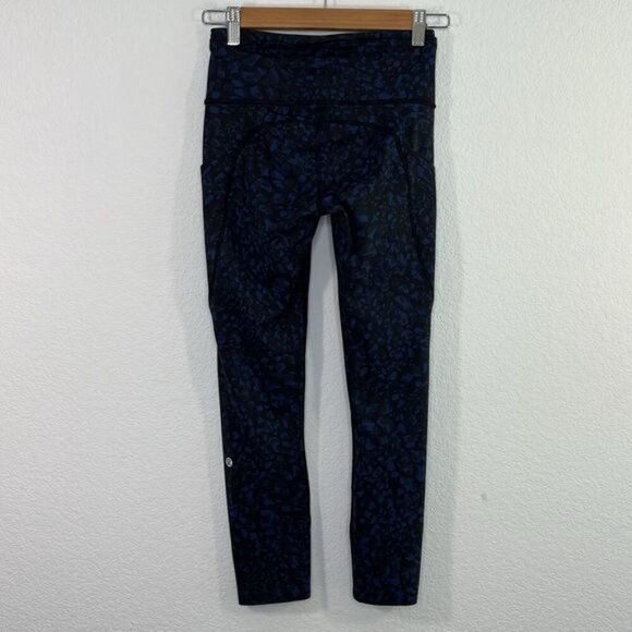 Lululemon Fast and Free Crop II 19" *Non-Reflective Camo Larkspur size 4 - Picture 6 of 10